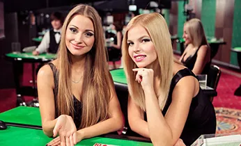 Đội ngũ hỗ trợ khách hàng 24/7 của fsbet
